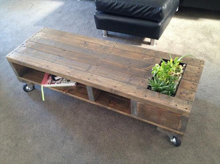 Pallet Wooden Coffee Table with Planter