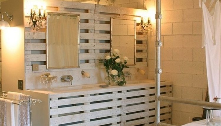 Upcycled Pallet Room Divider