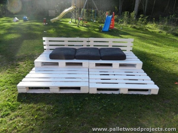 Pallet Garden Daybed