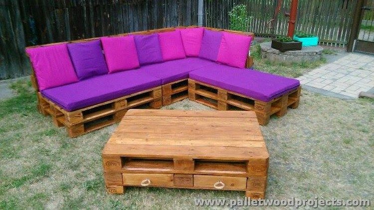 Pallet Outdoor Corner Couch with Coffee Table