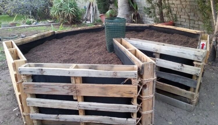 Pallet Raised Garden Bed
