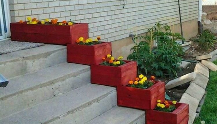 Pallet Stair Planters