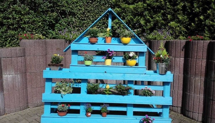 Patio Project with Wood Pallets