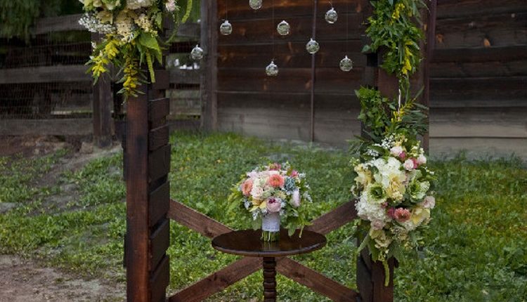 Pallet Wedding Decor