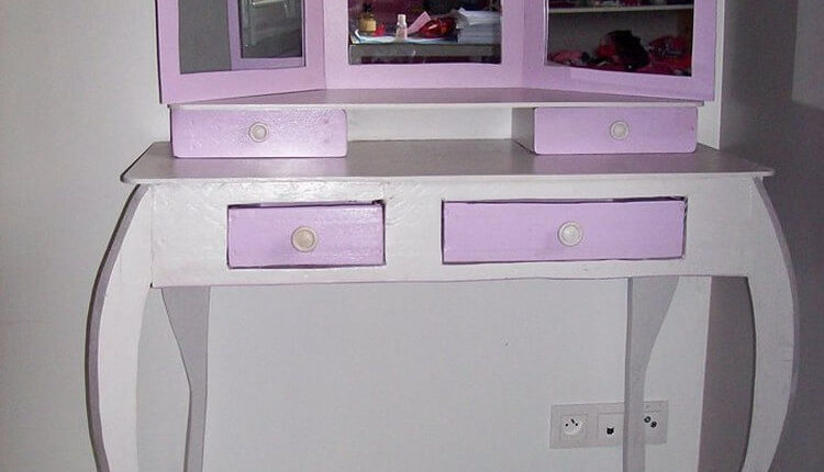 Pallets Dressing Table
