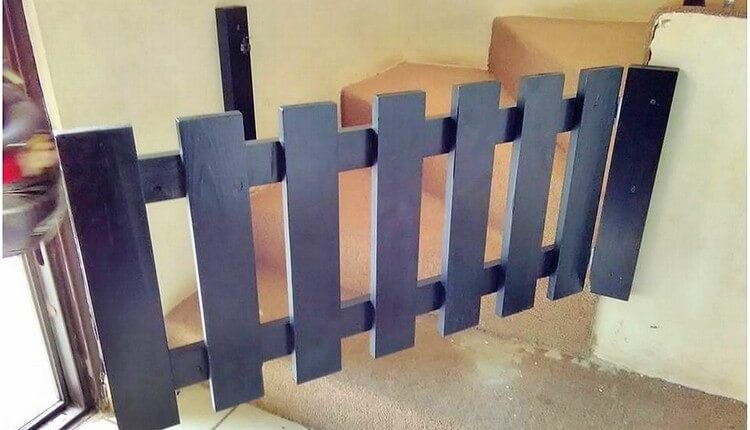 Pallet Stairs Gate