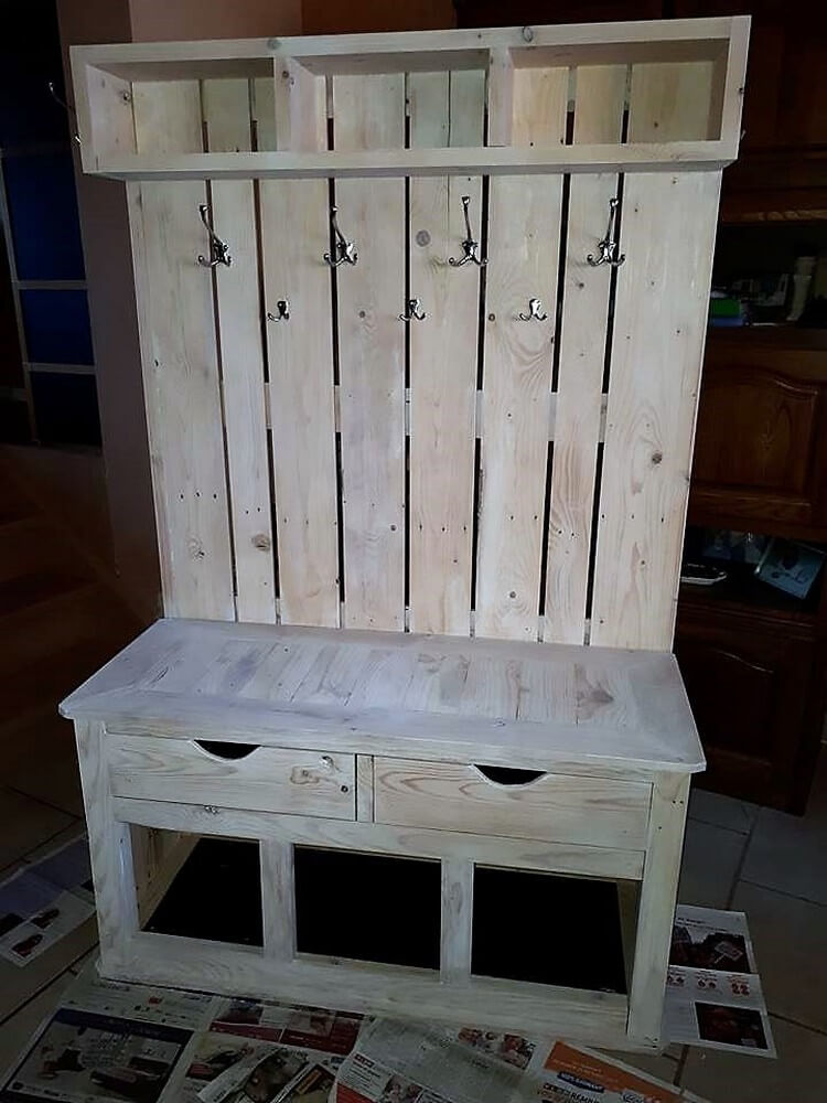 DIY Pallet Hall Tree / Entryway Bench Pallet Wood Projects