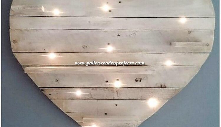 Heart Shape Pallet Wall Shelf