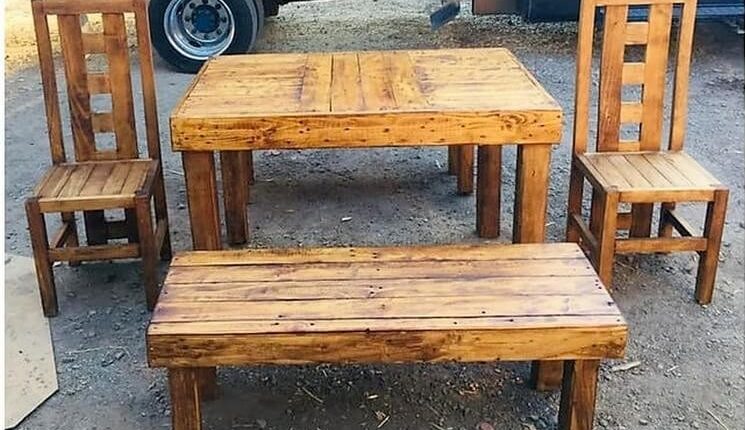 Pallet-Table-and-Chairs (2)